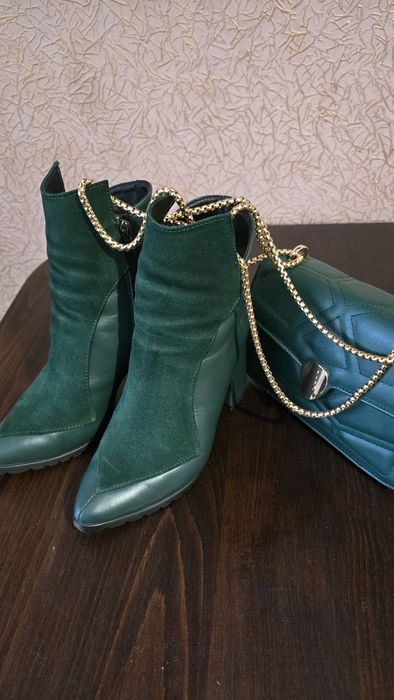 Продам зимові ботинки