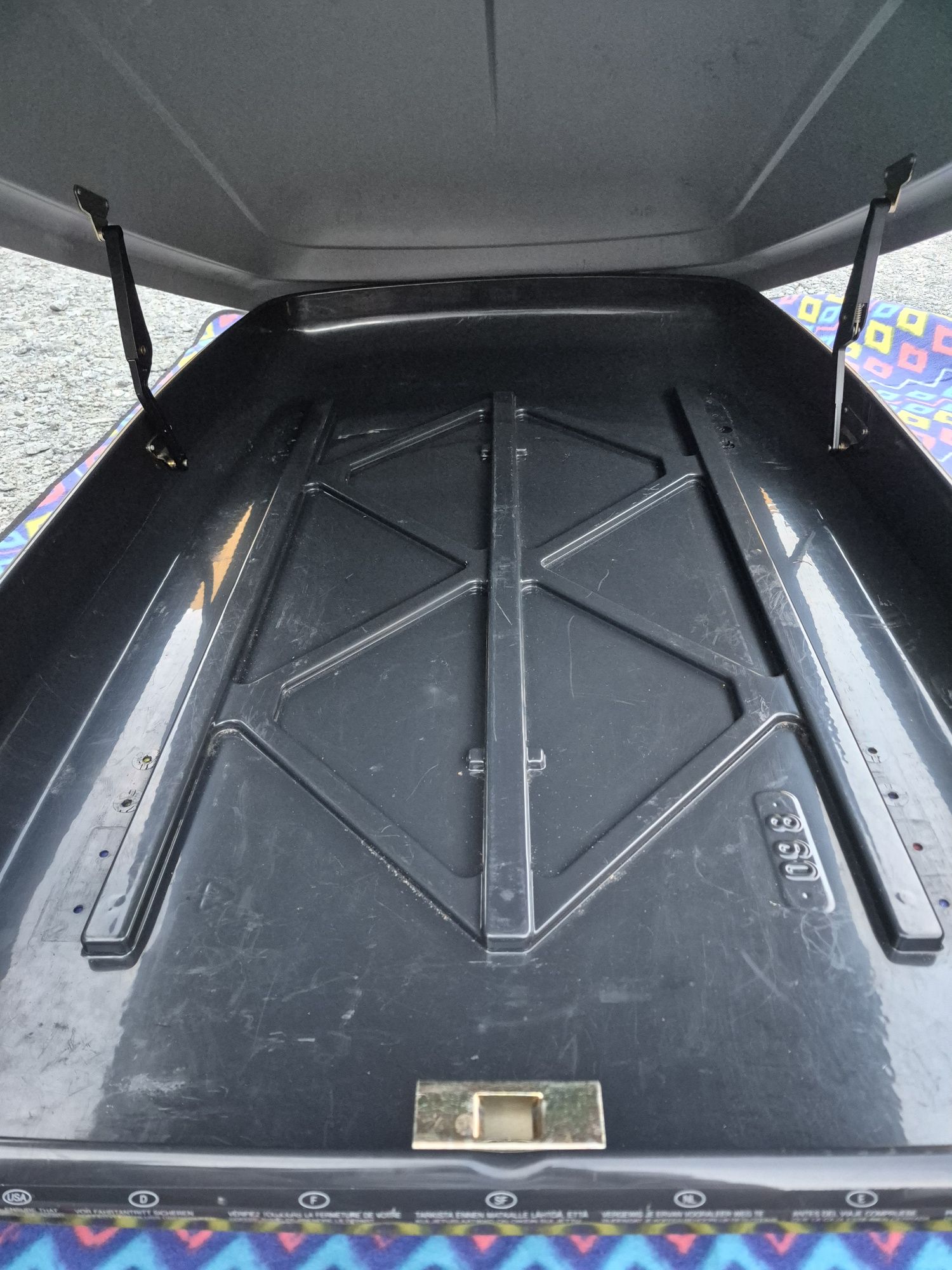 Box dachowy Thule Polar 100 w dobrym stanie, 100% sprawny.