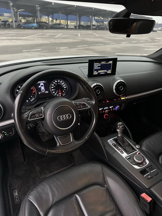Продам Audi A3 2015