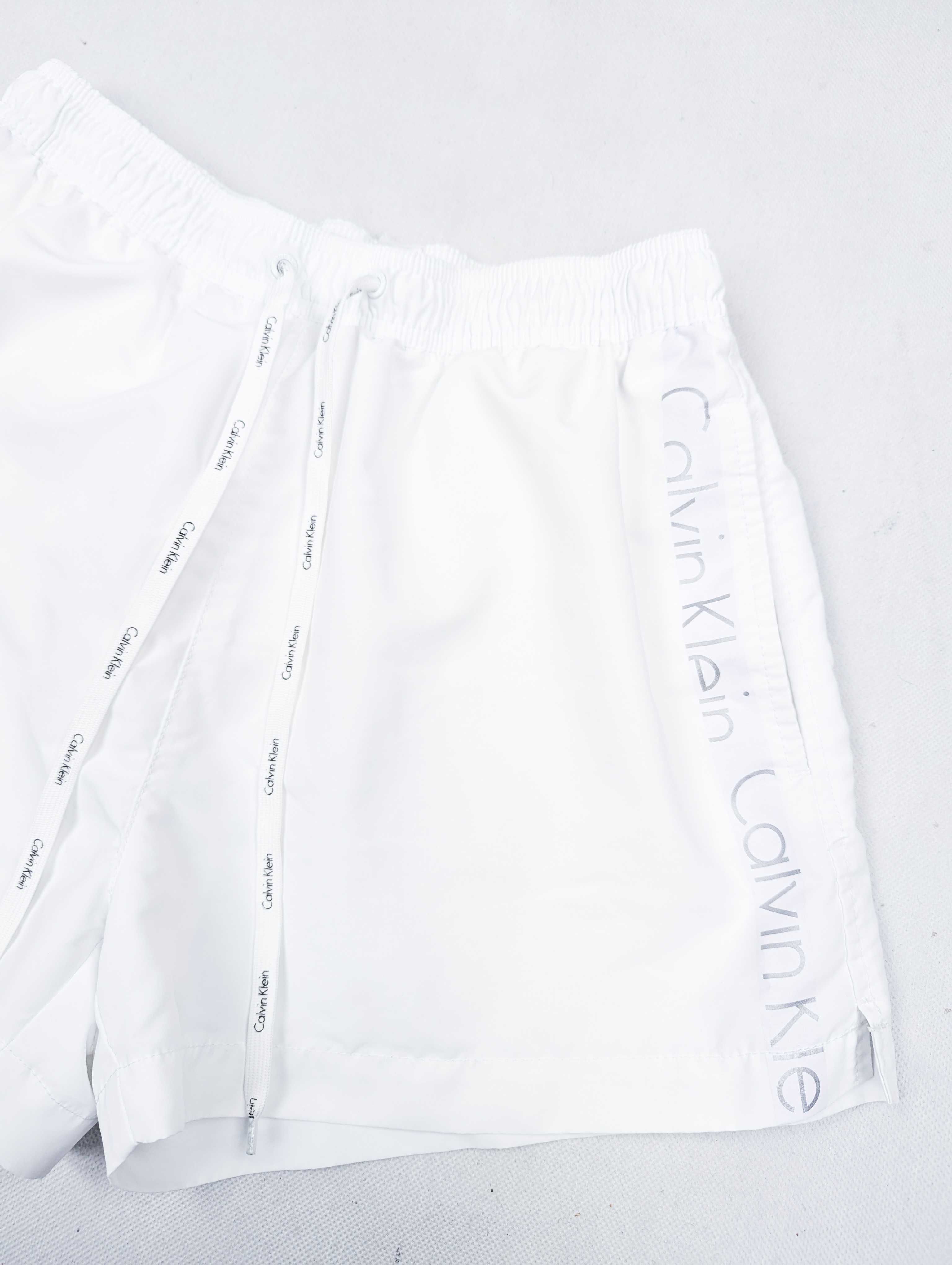 Calvin Klein białe spodenki szorty M logo