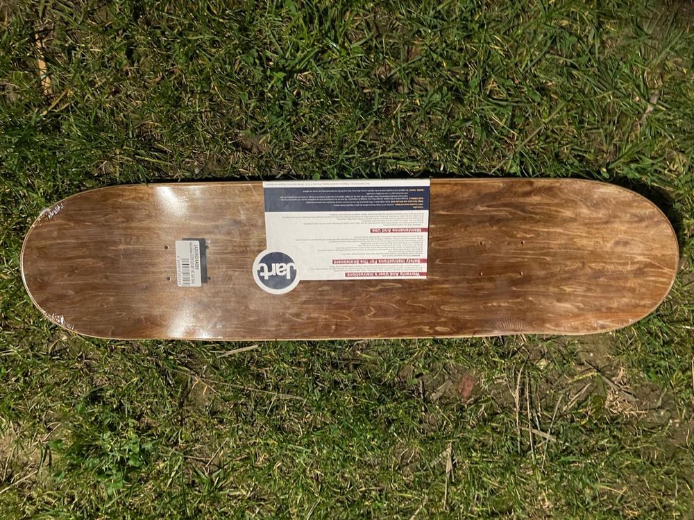 Tábua de SKATE JART Apocalypse - nova e lacrada