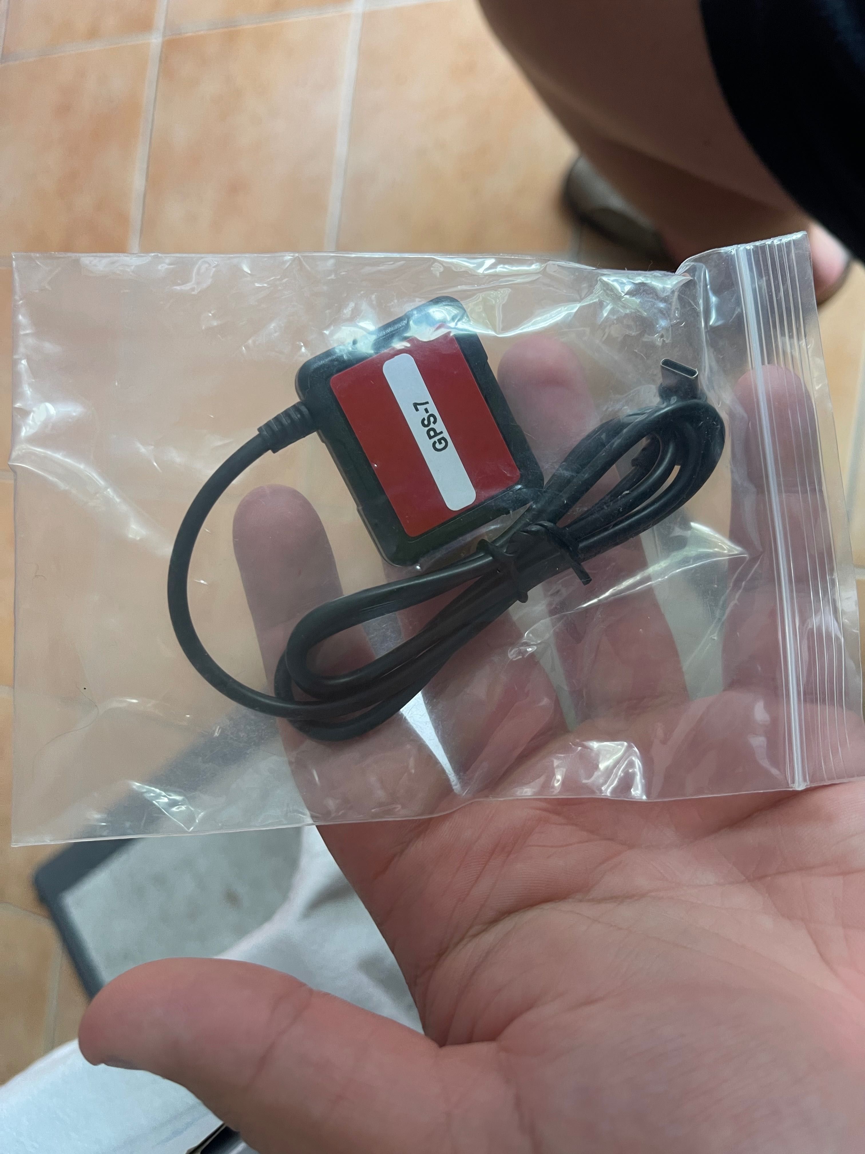 Ekran CarPlay C4 – Apple CarPlay / Android Auto do każdego auta!