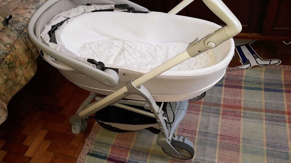 Trio Chicco Carrinho de bébe, alcofa e ovo