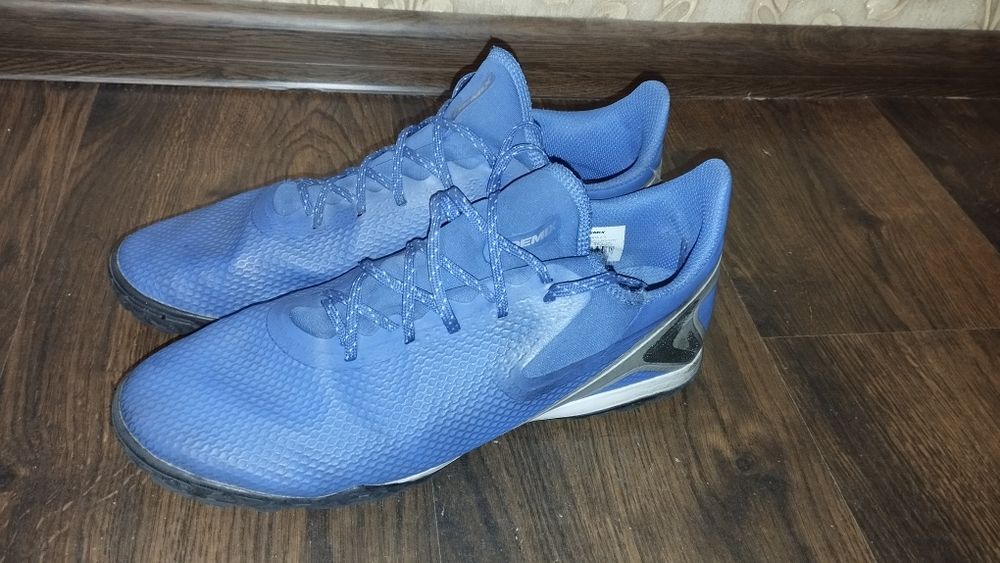 Підліткове спортивне взуття