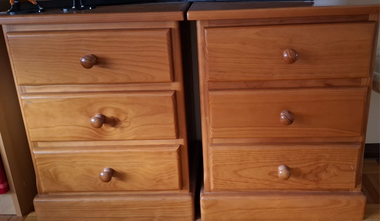 Conjunto Mesa de Cabeceira