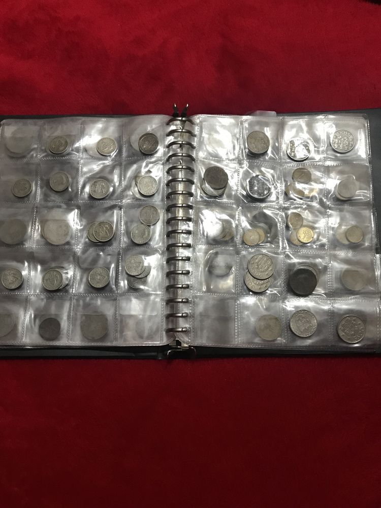 Livro de coleção de moedas antigo
