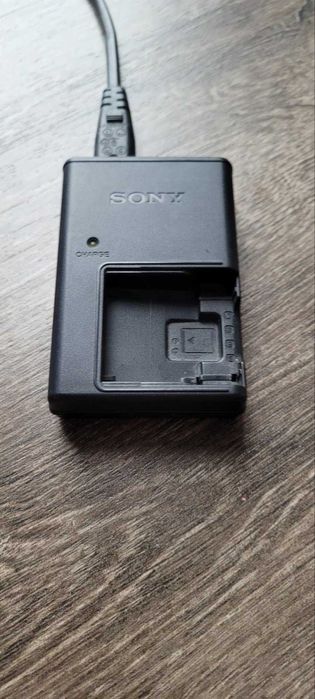 Оригінальний Зарядний пристрій Sony BC-CSD для NP-BD1