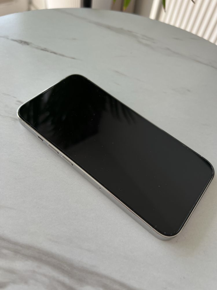 Iphone 13 PRO 256 gb + 11 etui w prezencie