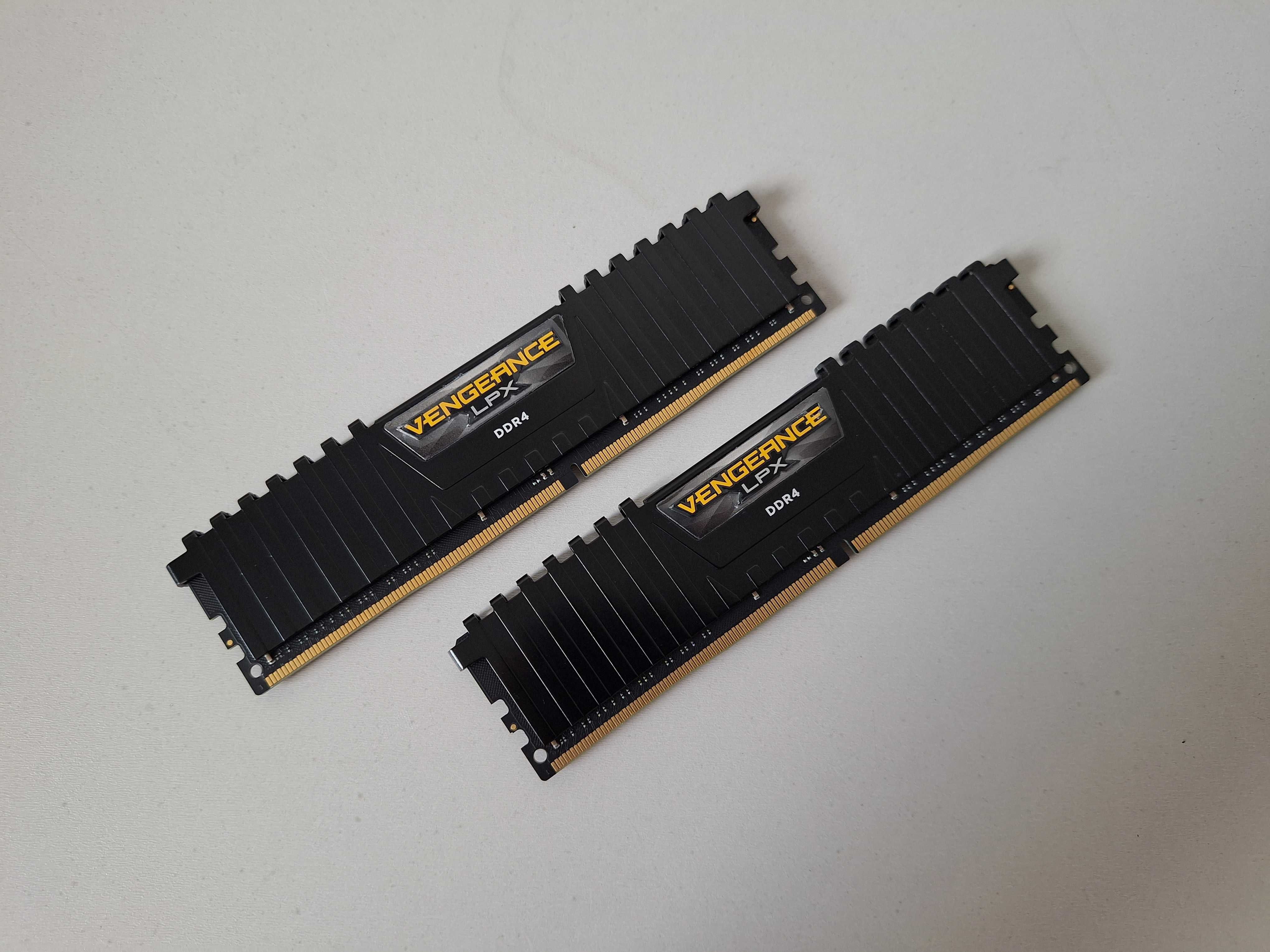 Оперативная память  Corsair 32 GB (2x16GB) DDR4 3200MHz Vengeance LPX