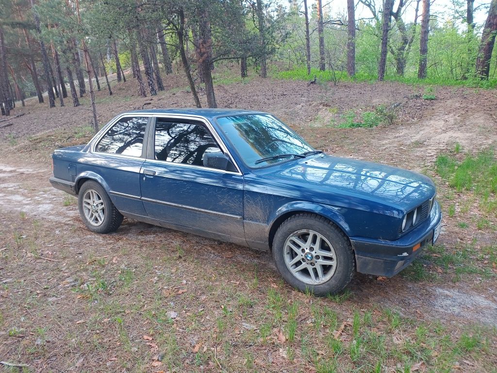 BMW E30 купе 1986 срочно