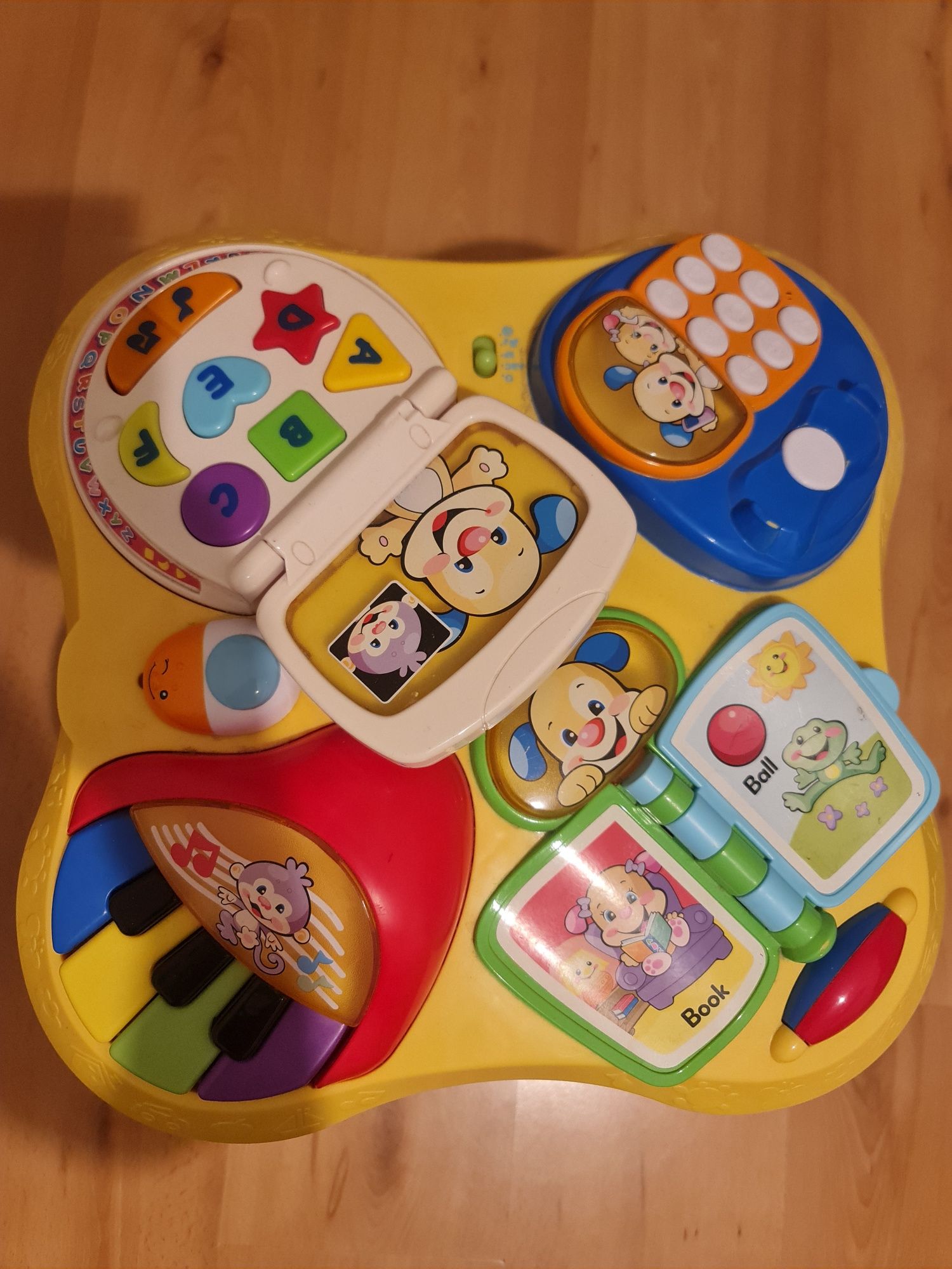 Stolik interaktywny Fisher-Price  angielski i francuski