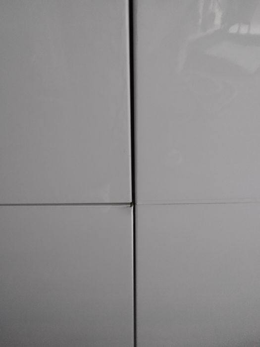 Aparador IKEA espaçoso