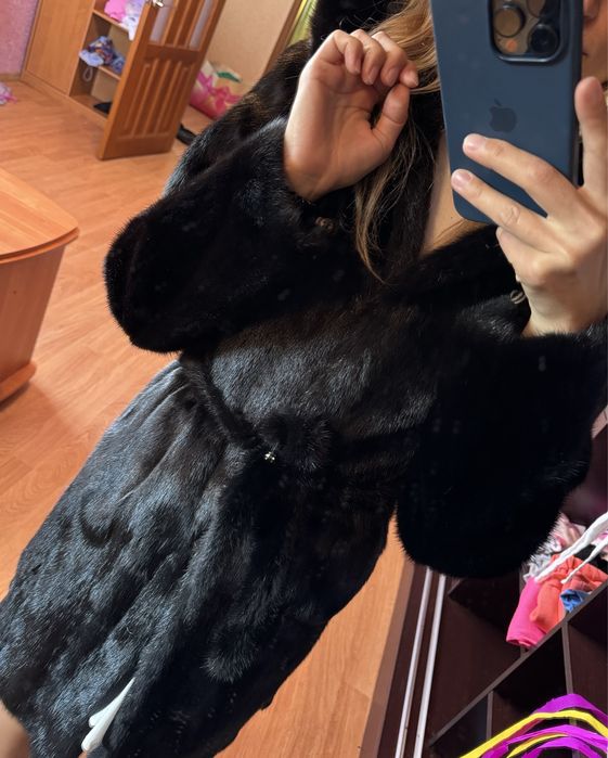 Продаєтьс шубка норкова