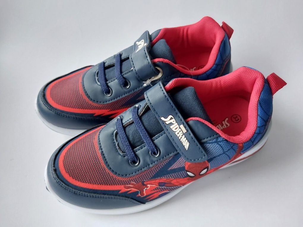 Sneakersy adidasy chłopięce Spiderman świecące podeszwy nowe roz 33