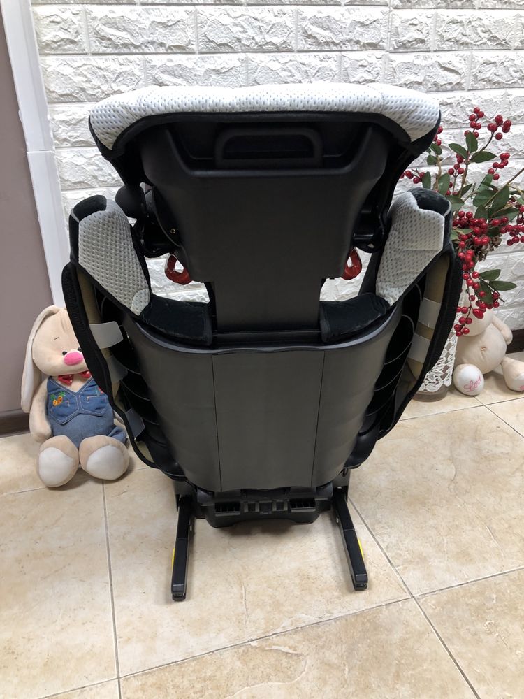 Автокрісло Recaro Monza Nova Seatfix Група 2/3 (15-36кг)