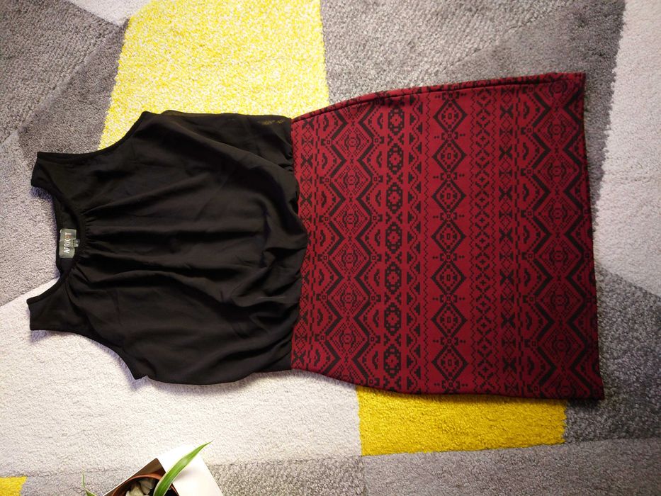 Sukienka dwuczęściowa ze spódnicą we wzór r. M/L