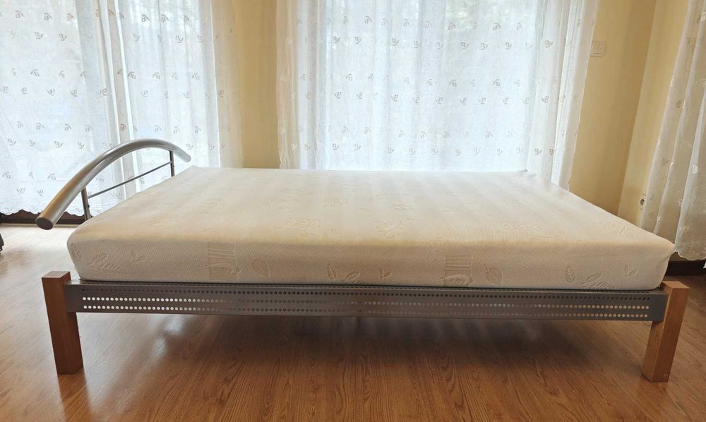 łóżko z materacem gratis  140/200