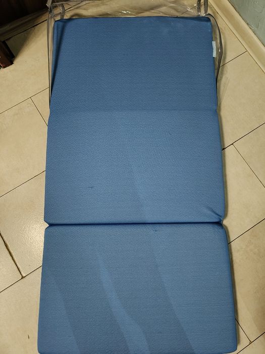 Łóżeczko turystyczne z dodatkowym materacem