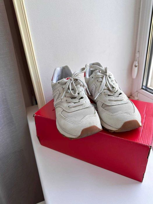 Жіночі кросівки New Balance 574 V2 WL574RC 38 (7.5US) 24.5 см