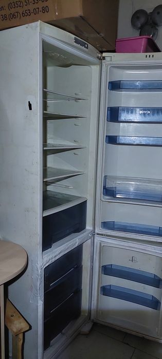 Холодильник продаю рабочий высокий 2метра