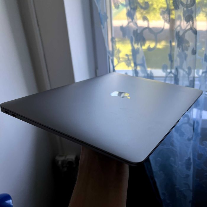 MacBook Air 13 M1 8/256