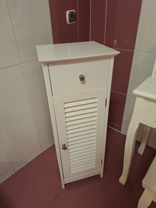 Toaletka z lustrem + taboret + szafka stojąca