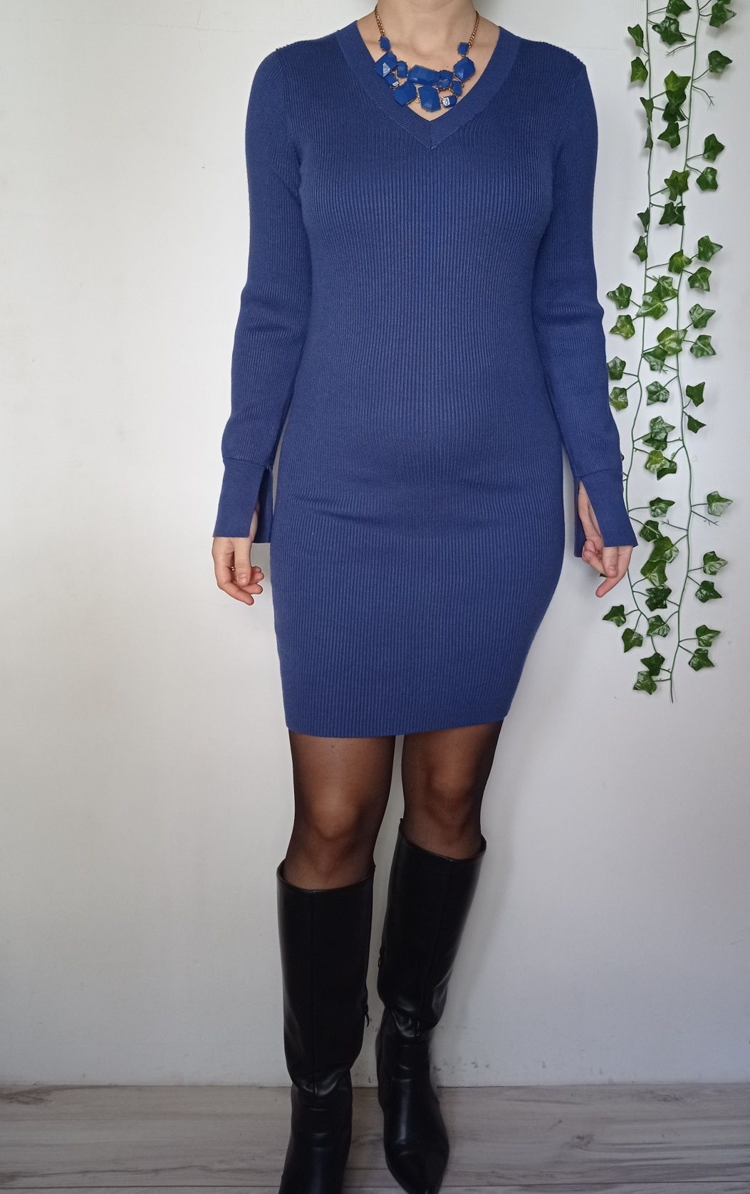 Elastyczna prążkowana sweterkowa sukienka długi rękaw wiskoza nylon pr