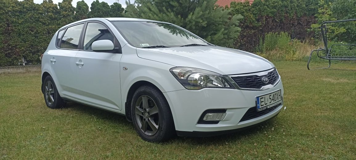 Kia cee'd 2011 1.6 115 km diesel