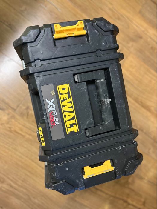 Odkurzacz samoczyszczący DEWALT DCV586MN
