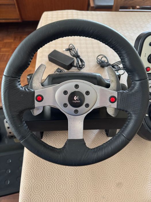 Volante, Pedais e Mudanças Logitech G25