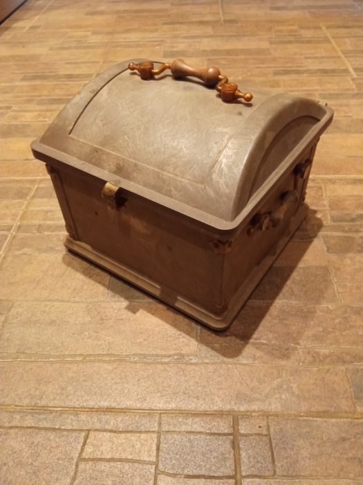 Старая музыкальная шкатулка