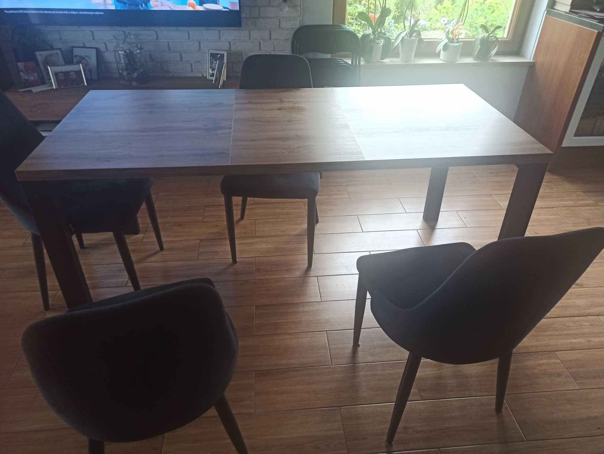 Stół rozkładany typu loft