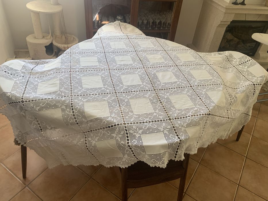 Taolha de mesa feita a mao ,nova