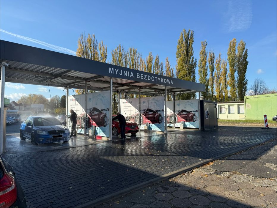 Myjnia bezdotykowa 3-stanowiskowa z fotowoltaiką Racibórz