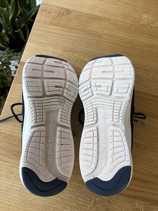 Granatowe buty sportowe męskie New Balance model 411