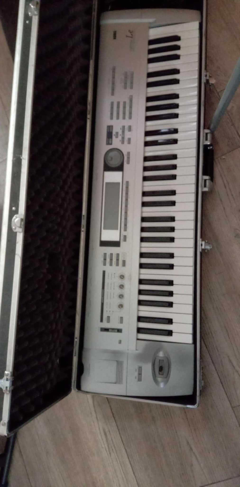 Korg triton Le 61 Syntezator / keyboard / stacja robocza + case twardy