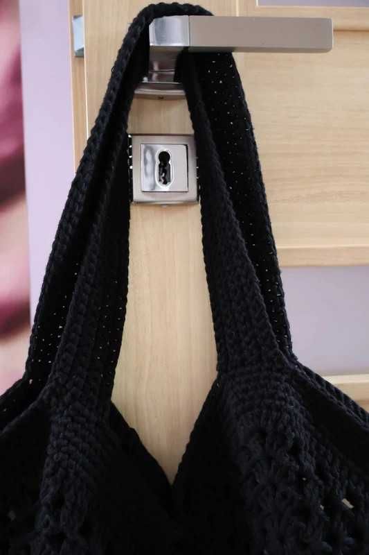 Czarna szydełkowa siatka rękodzieło handmade