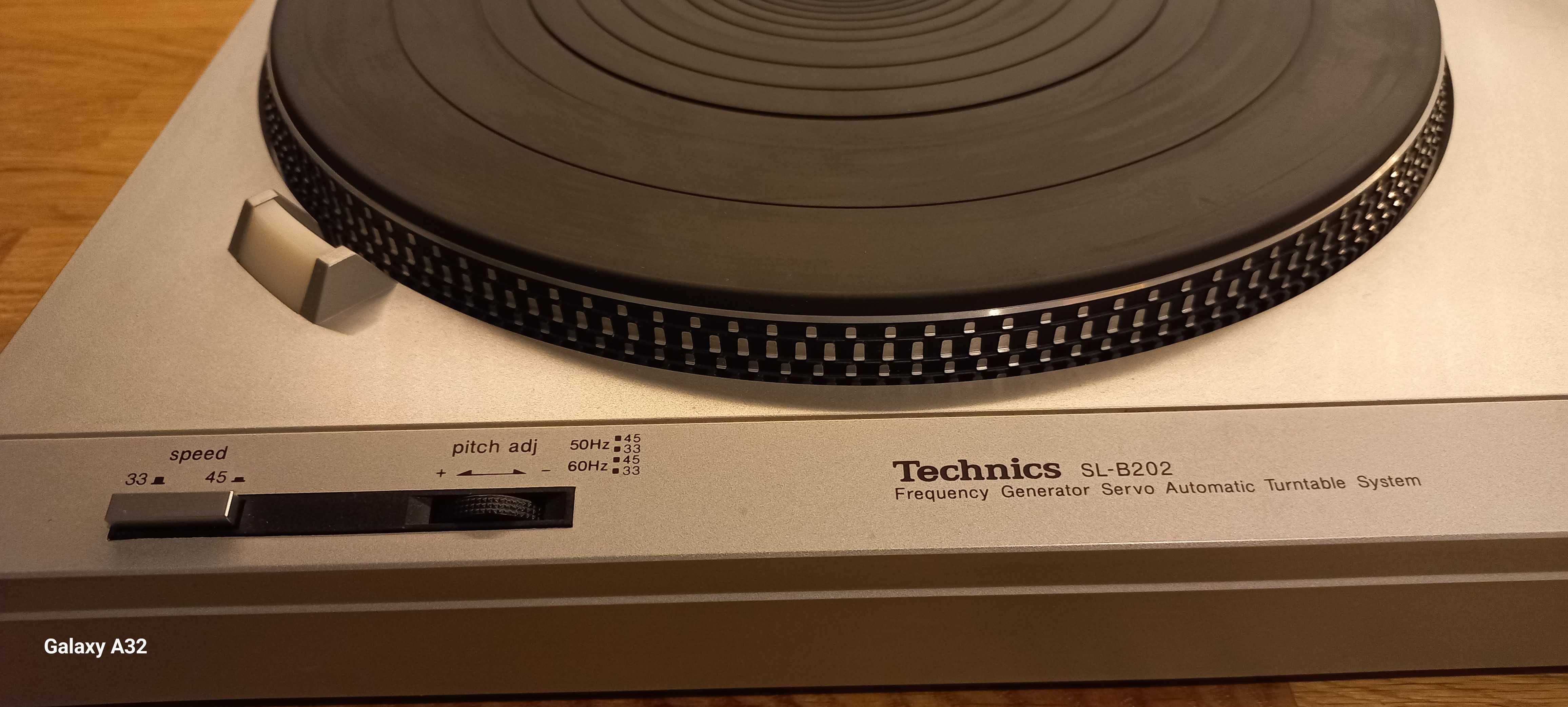 Gramofon TECHNICS SL-B202