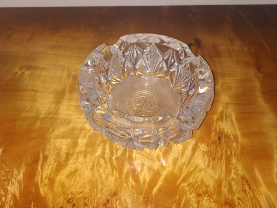 Popielniczka kryształowa z logo PZU