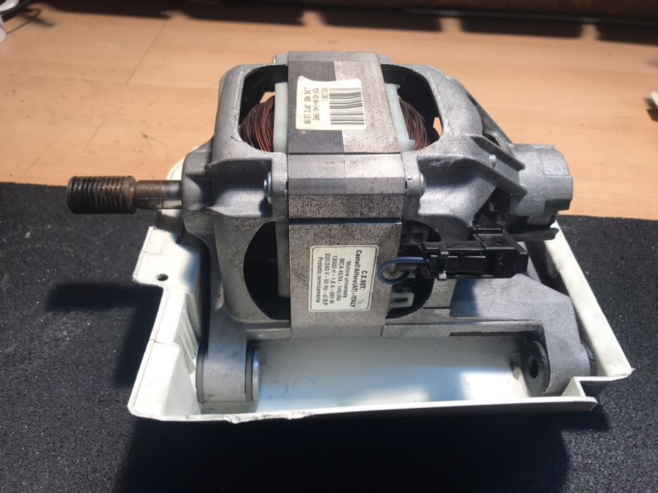 Silnik pralki Bosch WOB 1200
