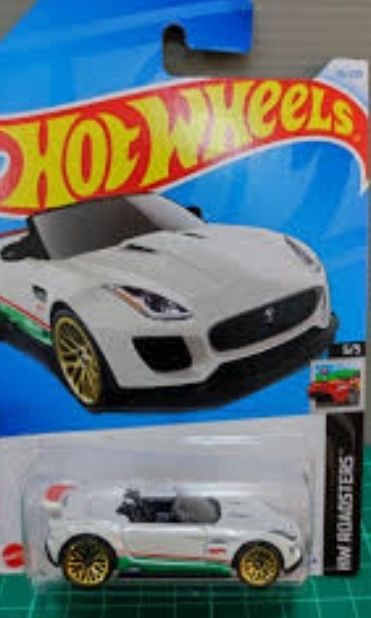 Modelos hot wheels variados e raros.