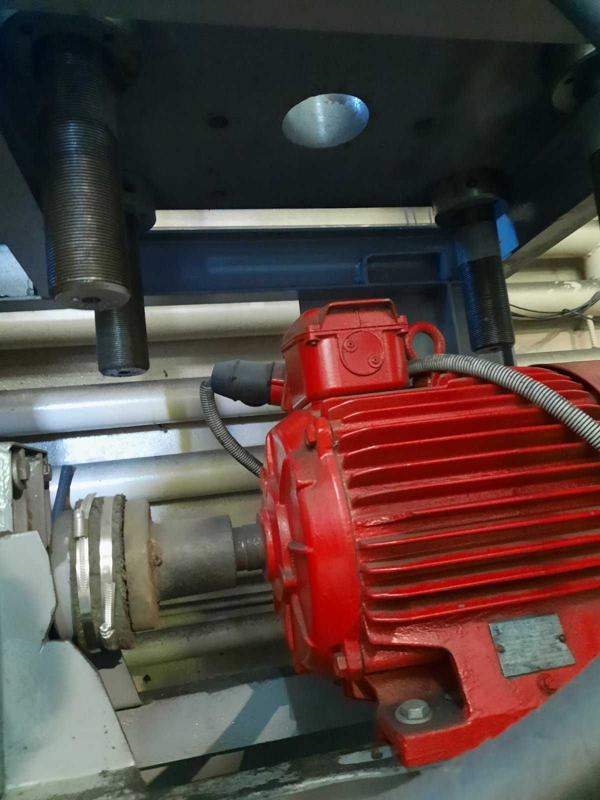 Prasa półkowa hydrauliczna warsztatowa 30t , Poznań. Silnik 11 kW