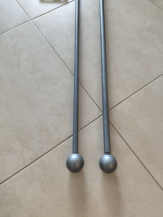 Varões para cortinados de quarto, usados mas em bom estado .