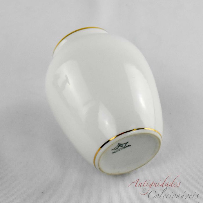 Jarra em Porcelana Artibus com friso dourado