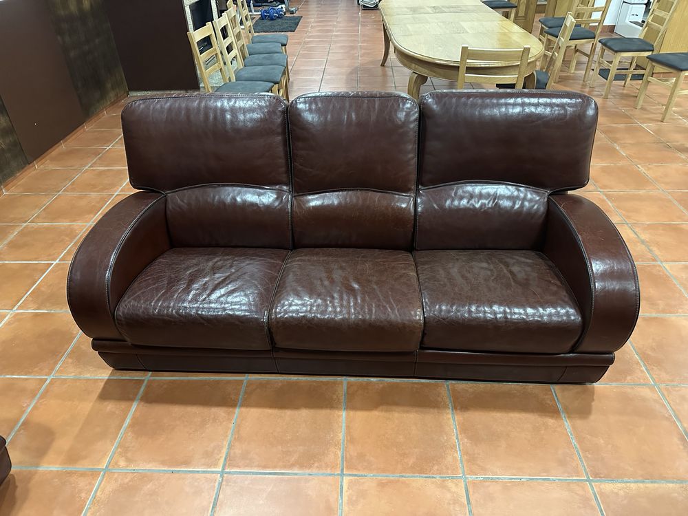 Sofas de couro castanho