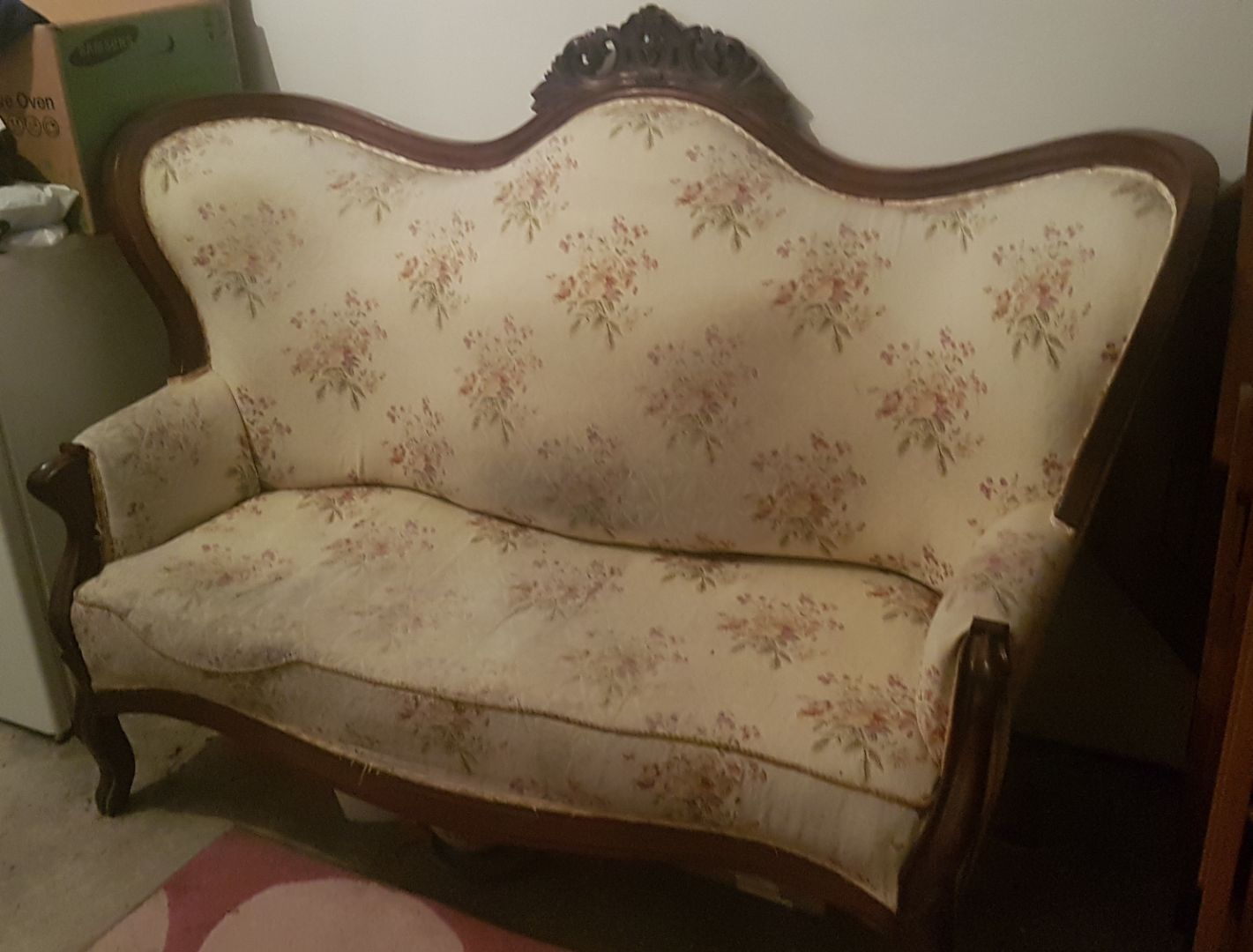 Sofa stylowa w stylu ludwikowskim