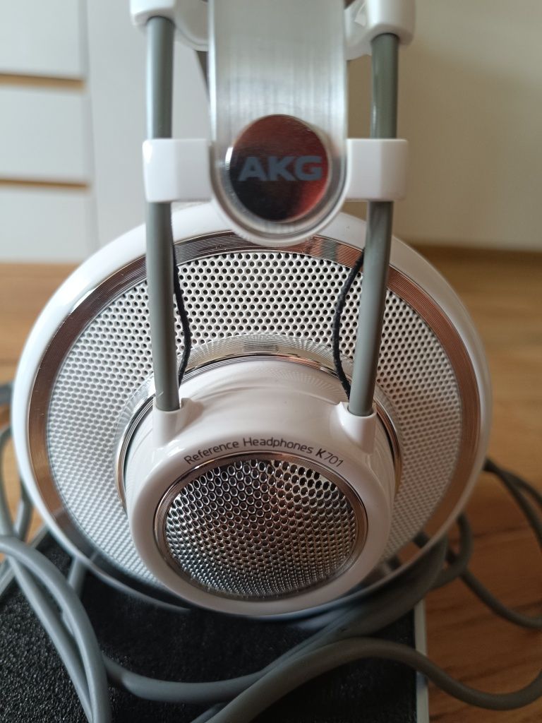 AKG K-701 SŁUCHAWKI DYNAMICZNE AKG K 701
Otwarte słuchawki renomowanej