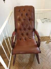 Cadeira balança de couro