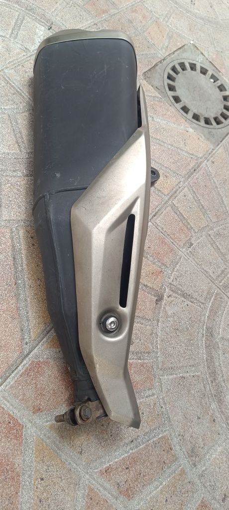 Honda CB 500 16 escape