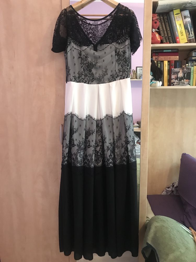 Платье черно-белое